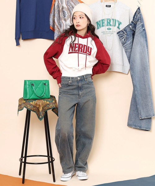 NERDY(ノルディ)の「ラグランクロップドフーディー(パーカー・レディース・ブラック/レッド・SS/S/M)」の15枚目の写真