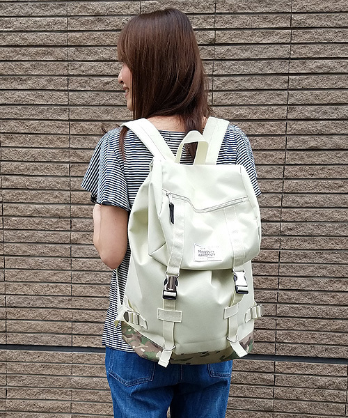 PRODUCTY WARRANTY（プロダクティワランティ）の「ダブルバックル　バックパック（バックパック/リュック・メンズ・ブラック×ホワイト/ネイビー/ブラック/チャコール/グレー/ベージュ系その他2/ブルー系その他2/ブラック系その他2/グレー系その他2/オリーブ・FREE）」の7枚目の写真