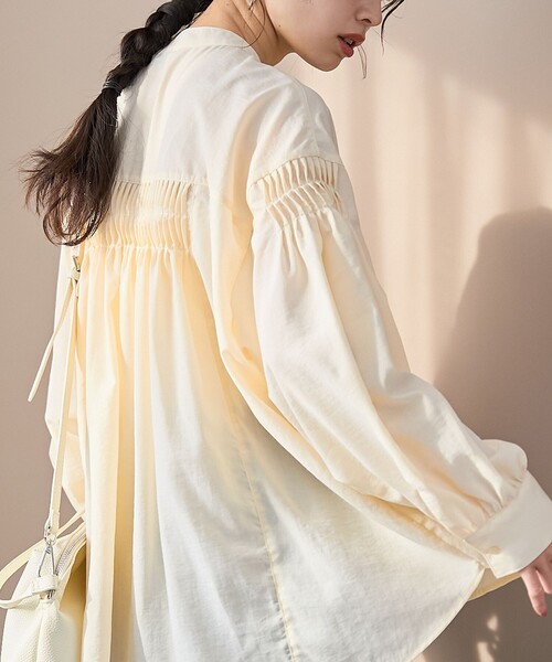 coen(コーエン)の「【再入荷 / 新色追加】ピンタックバンドカラーブラウス(シャツ/ブラウス・レディース・ライトブルー/ベージュ/ダークグレー/オフホワイト/クリーム・L/M)」の4枚目の写真