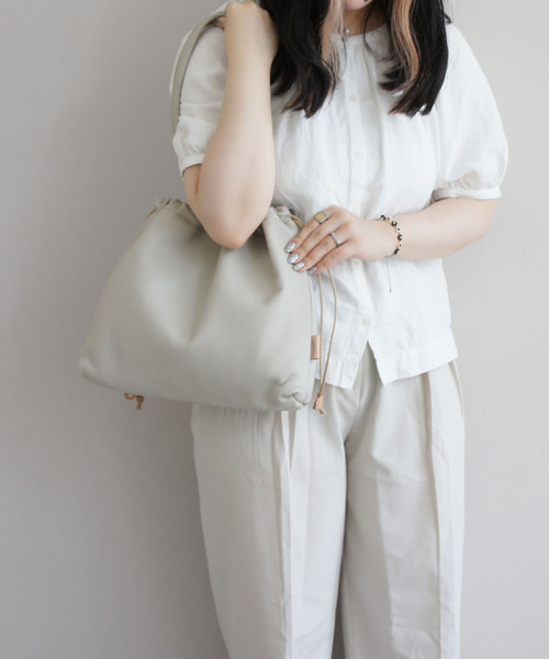 TIDEWAY(タイドウェイ)の「SHEETS 巾着 TOTE(トートバッグ・レディース・ライトグレー/ブラック/ダークグレー/グレイッシュベージュ・FREE)」の17枚目の写真