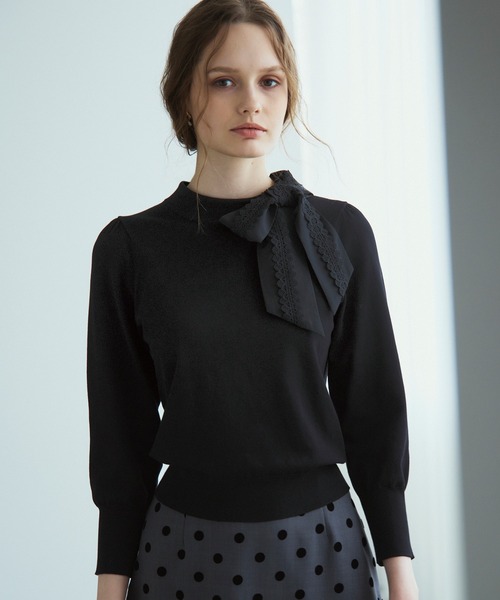 STRAWBERRY-FIELDS（ストロベリーフィールズ）の「エリシアストレッチ_レース*タフタリボンネックニット（ニット/セーター・レディース・グレー/ブラック/ベージュ・2）」の2枚目の写真