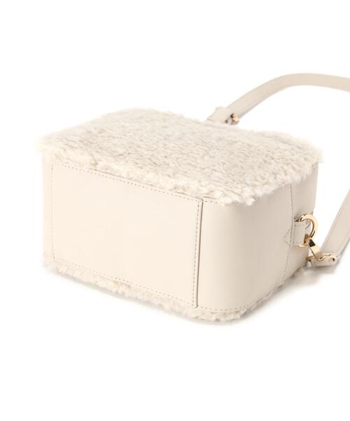 NATURAL BEAUTY BASIC(ナチュラルビューティーベーシック)の「◇カーリーフェイクファーボクシーショルダーバッグ(ショルダーバッグ・レディース・ダークブラウン/オフホワイト・フリ-)」の4枚目の写真