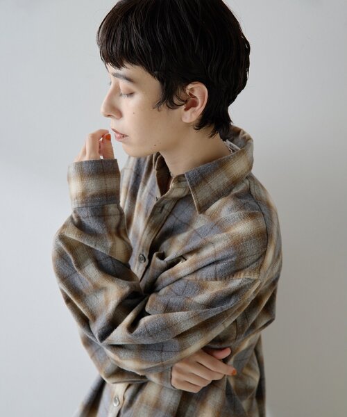 Whim Gazette（ウィムガゼット）の「シャギーチェックシャツ（シャツ/ブラウス・レディース・ベージュ/グレー・FREE）」の17枚目の写真