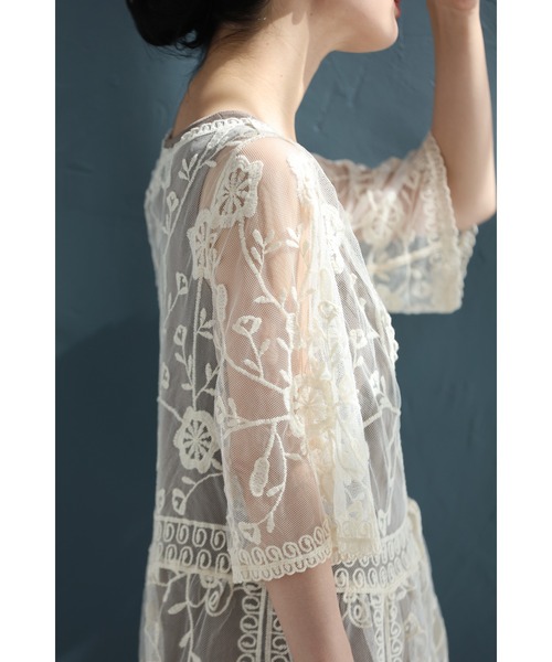 cawaii（カワイイ）の「二の腕までカバーする蔦花刺繍ベールカーディガン（カーディガン/ボレロ・レディース・ベージュ・FREE）」の4枚目の写真