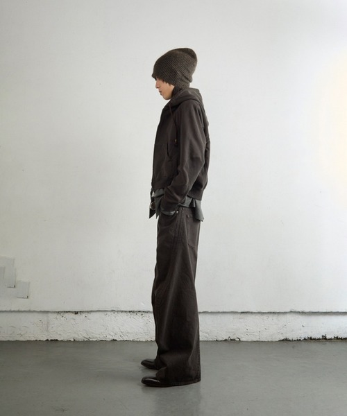 NVRFRGT（ネヴァーフォーゲット）の「3D TWISTED WIDE LEG JEANS（デニムパンツ・メンズ・ダークグレー/ダークブラウン・1/2）」の4枚目の写真