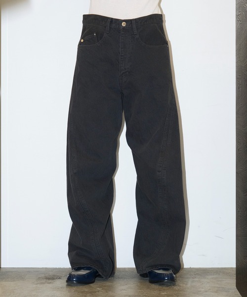 NVRFRGT（ネヴァーフォーゲット）の「3D TWISTED WIDE LEG JEANS（デニムパンツ・メンズ・ダークグレー/ダークブラウン・1/2）」の20枚目の写真