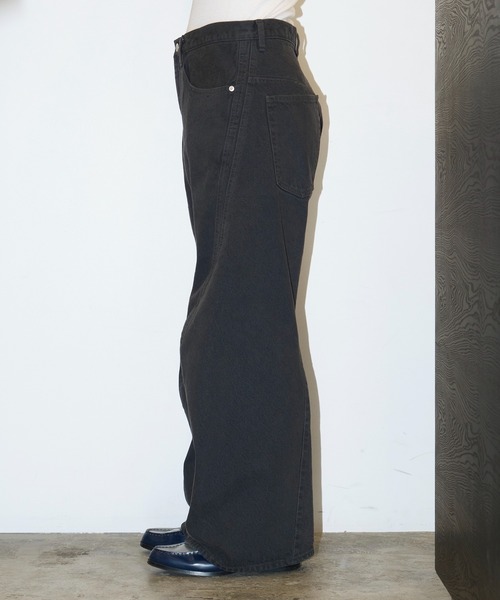 NVRFRGT（ネヴァーフォーゲット）の「3D TWISTED WIDE LEG JEANS（デニムパンツ・メンズ・ダークグレー/ダークブラウン・1/2）」の21枚目の写真