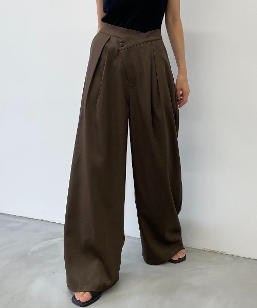 AIC.(エーアイシー)の「アシンメトリータックワイドパンツ(スラックス・レディース・ピンク/ブラウン/ブラック・SMALL/MEDIUM)」の16枚目の写真