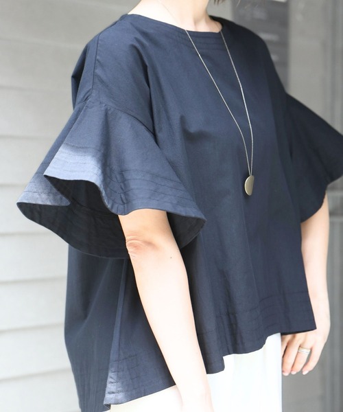 Ehre style(エーレスタイル)の「夏のコーデも 気楽にきちんと 揺れ袖トップス(シャツ/ブラウス・レディース・ブラック/グレー・FREE)」の7枚目の写真