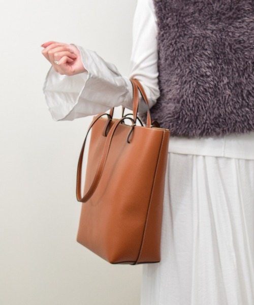 andrea cardone(アンドレアカルドネ)の「【ANDREA CARDONE】シュリンクレザートート(Q56612)(トートバッグ・レディース・ブラック/ブラウン・ALL)」の9枚目の写真