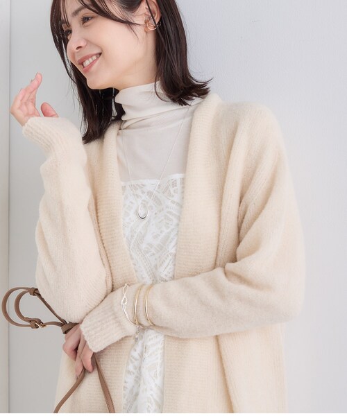 INDIVI（インディヴィ）の「【エアリー素材】ブークレ着流しニットカーディガン（カーディガン/ボレロ・レディース・ナチュラル/チャコールグレー/グレー・38/15 /13/05）」の3枚目の写真