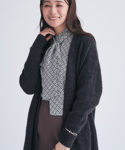 INDIVI（インディヴィ）の「【エアリー素材】ブークレ着流しニットカーディガン（カーディガン/ボレロ・レディース・ナチュラル/チャコールグレー/グレー・38/15 /13/05）」の19枚目の写真