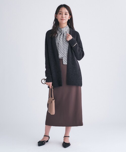 INDIVI（インディヴィ）の「【エアリー素材】ブークレ着流しニットカーディガン（カーディガン/ボレロ・レディース・ナチュラル/チャコールグレー/グレー・38/15 /13/05）」の20枚目の写真