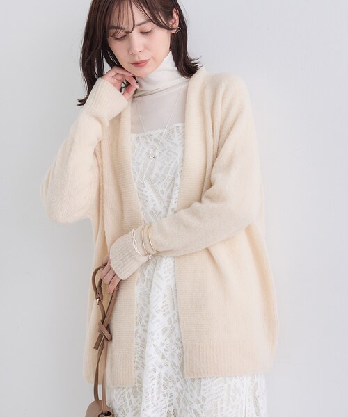 INDIVI（インディヴィ）の「【エアリー素材】ブークレ着流しニットカーディガン（カーディガン/ボレロ・レディース・ナチュラル/チャコールグレー/グレー・38/15 /13/05）」の10枚目の写真