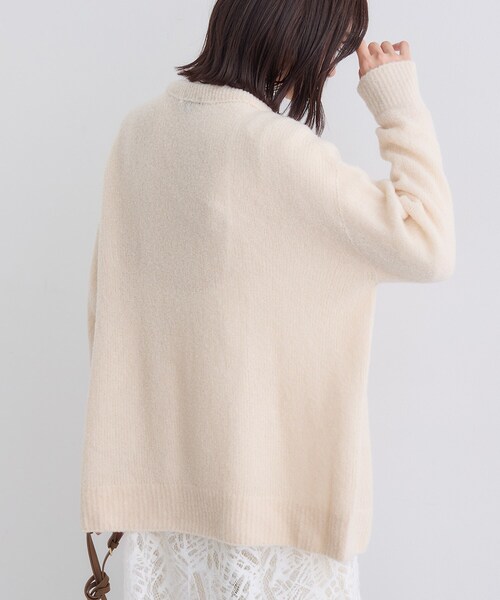 INDIVI（インディヴィ）の「【エアリー素材】ブークレ着流しニットカーディガン（カーディガン/ボレロ・レディース・ナチュラル/チャコールグレー/グレー・38/15 /13/05）」の11枚目の写真