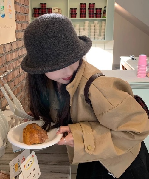 Burner（バーナー）の「【OKUOKU　0909】ウール混ふんわりクロッシェハット oku-bosi-37（ハット・レディース・チャコール/オレンジ/グリーン/レッド/キャメル/ブラック/ワイン/グレー・FREE）」の4枚目の写真