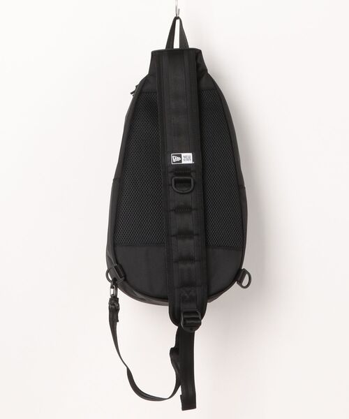 NEW ERA(ニューエラ)の「NEW ERA/ニューエラ ボディバッグ ワンショルダー 8L 14521373(ボディバッグ/ウエストポーチ・メンズ・ブラック/ブラック系その他・FREE)」の17枚目の写真