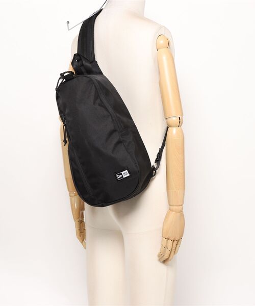 NEW ERA(ニューエラ)の「NEW ERA/ニューエラ ボディバッグ ワンショルダー 8L 14521373(ボディバッグ/ウエストポーチ・メンズ・ブラック/ブラック系その他・FREE)」の5枚目の写真