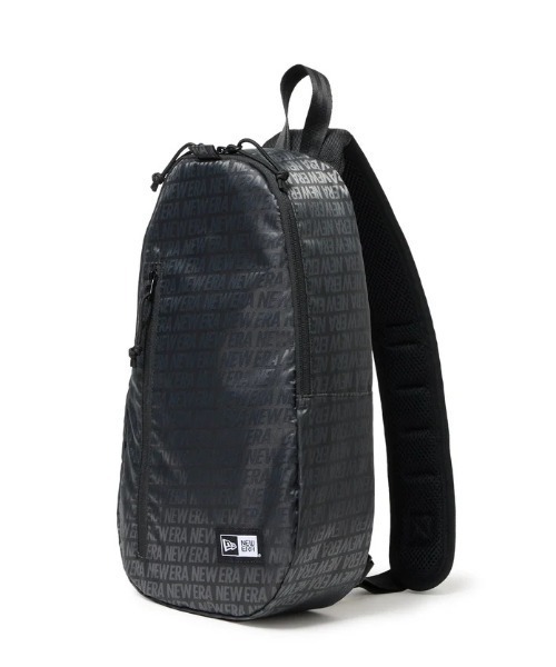 NEW ERA(ニューエラ)の「NEW ERA/ニューエラ ボディバッグ ワンショルダー 8L 14521373(ボディバッグ/ウエストポーチ・メンズ・ブラック/ブラック系その他・FREE)」の2枚目の写真