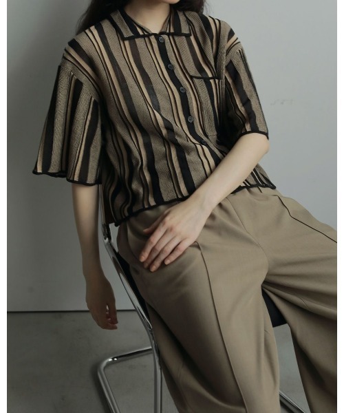 anuke(アンヌーク)の「anuke Stripe Knit Shirts 62520512(ニット/セーター・レディース・ブラック/ベージュ・FREE)」の2枚目の写真