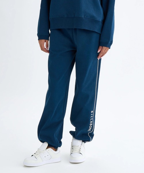 BILLABONG(ビラボン)の「BILLABONG レディース 【SURF CAMP】TRIPLE PALMS SWEAT L セットアップボトムス 【2025年秋冬モデル】/ビラボンセットアップ対応ウエストゴムサイドラインスウェットパンツ(スウェットパンツ・レディース・ネイビー/アイボリー・LARGE/MEDIUM)」の13枚目の写真