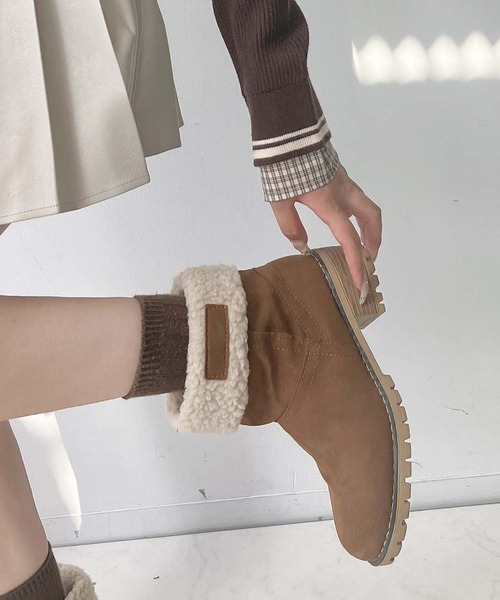 AS KNOW AS plus(アズノゥアズプラス)の「ボア切替えムートンブーツ(ブーツ・レディース・ブラック/ブラウン・L/M)」の1枚目の写真