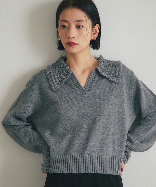 ARVELLIA(アルベリア)の「FRINGE COLLAR KNIT SWEATER(ニット/セーター・レディース・ブラック/アイボリー/グレー・M)」の3枚目の写真