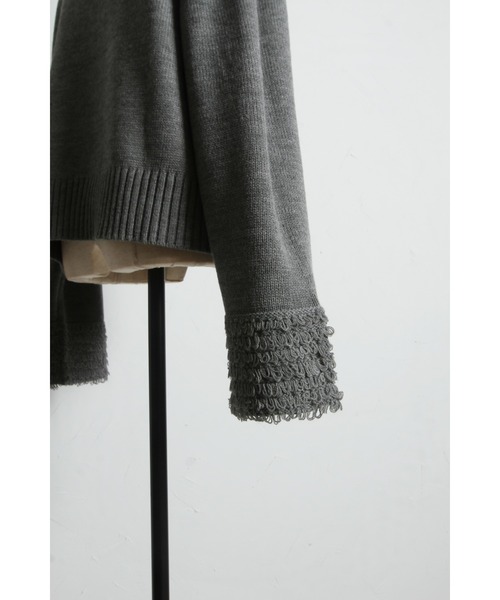ARVELLIA(アルベリア)の「FRINGE COLLAR KNIT SWEATER(ニット/セーター・レディース・ブラック/アイボリー/グレー・M)」の12枚目の写真