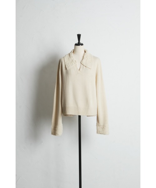 ARVELLIA(アルベリア)の「FRINGE COLLAR KNIT SWEATER(ニット/セーター・レディース・ブラック/アイボリー/グレー・M)」の4枚目の写真