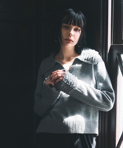 ARVELLIA(アルベリア)の「FRINGE COLLAR KNIT SWEATER(ニット/セーター・レディース・ブラック/アイボリー/グレー・M)」の16枚目の写真