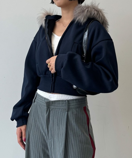 SEN TOKYO(セントーキョー)の「ファーフードクロップドジップアップパーカー(パーカー・レディース・ネイビー/ブラック/グレー・MEDIUM)」の8枚目の写真