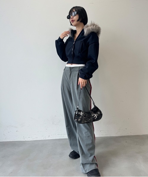 SEN TOKYO(セントーキョー)の「ファーフードクロップドジップアップパーカー(パーカー・レディース・ネイビー/ブラック/グレー・MEDIUM)」の15枚目の写真