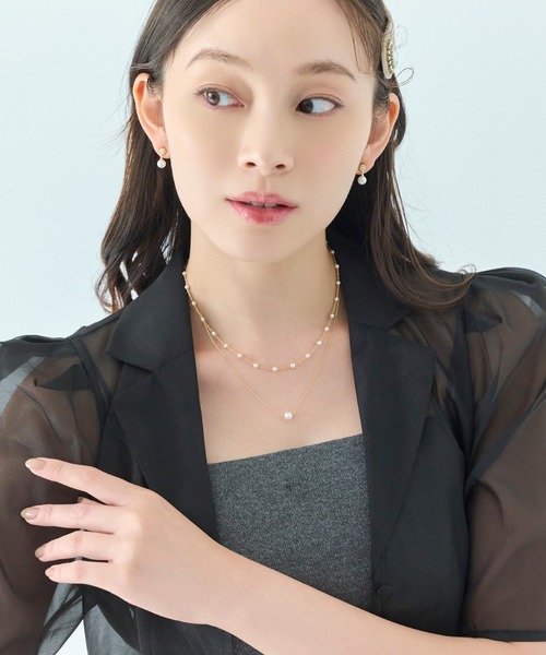 Phoebe(フィービィー)の「2ラインエレガントパールネックレス/2連/重ね付け(ネックレス・レディース・ホワイト・FREE)」の3枚目の写真