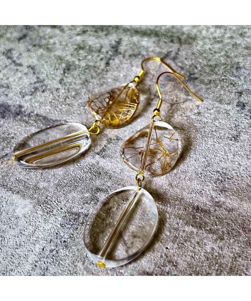 tone(トーン)の「【Willija】金属アレルギー対応《Evil clear》透明ビーズのピアス(MA)(ピアス(両耳用)・レディース・ホワイト/ゴールド・FREE)」の1枚目の写真