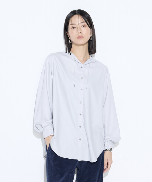 Gabardine K.T(ギャバジンケーティー)の「マイクロスパン フード付きブラウス(シャツ/ブラウス・レディース・ライトグレー/ブラック/オフホワイト・9号)」の15枚目の写真