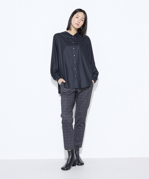 Gabardine K.T(ギャバジンケーティー)の「マイクロスパン フード付きブラウス(シャツ/ブラウス・レディース・ライトグレー/ブラック/オフホワイト・9号)」の19枚目の写真