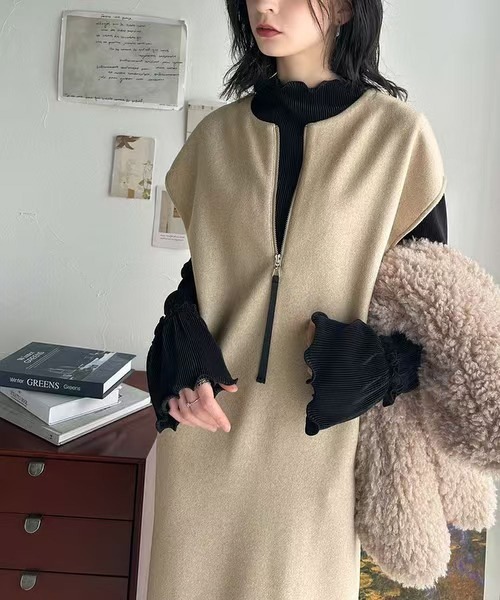 MAISON DE THERESE（メゾン ド テレーズ）の「Vネック スリット ウール ベストドレス（ドレス・レディース・ブラック/ベージュ・M）」の7枚目の写真