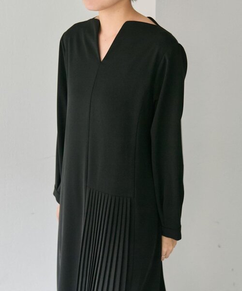 ハートネックプリーツワンピース【SUM1 STYLE】（ワンピース）｜ear