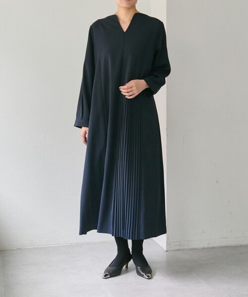 ハートネックプリーツワンピース【SUM1 STYLE】（ワンピース）｜ear