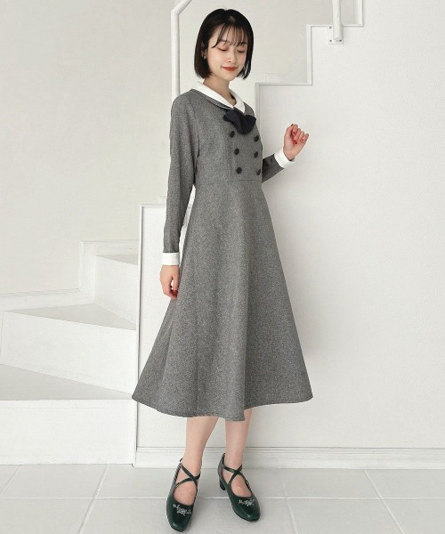 an another angelus（アンアナザーアンジェラス）の「クレリックダブルカラータイ付きワンピース/fint フィント（ワンピース・レディース・ボルドー/グレー・FREE）」の5枚目の写真