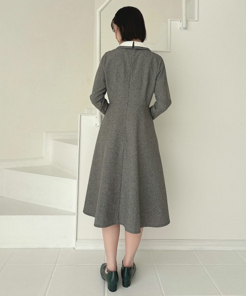 an another angelus（アンアナザーアンジェラス）の「クレリックダブルカラータイ付きワンピース/fint フィント（ワンピース・レディース・ボルドー/グレー・FREE）」の6枚目の写真