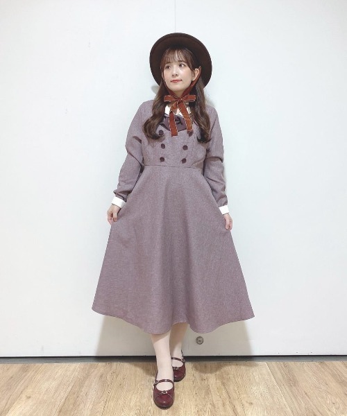 an another angelus（アンアナザーアンジェラス）の「クレリックダブルカラータイ付きワンピース/fint フィント（ワンピース・レディース・ボルドー/グレー・FREE）」の13枚目の写真