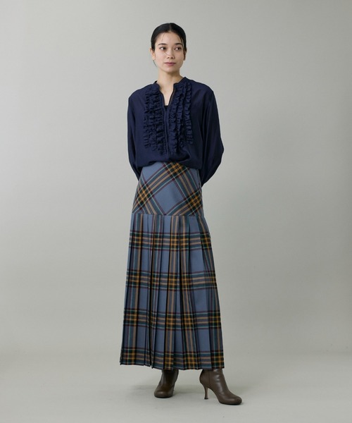 INED（イネド）の「ミクスチャー分繊 ラッフルブラウス（シャツ/ブラウス・レディース・アイボリー/ネイビー・9号/11号）」の12枚目の写真