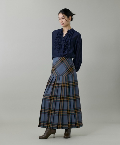 INED（イネド）の「ミクスチャー分繊 ラッフルブラウス（シャツ/ブラウス・レディース・アイボリー/ネイビー・9号/11号）」の5枚目の写真