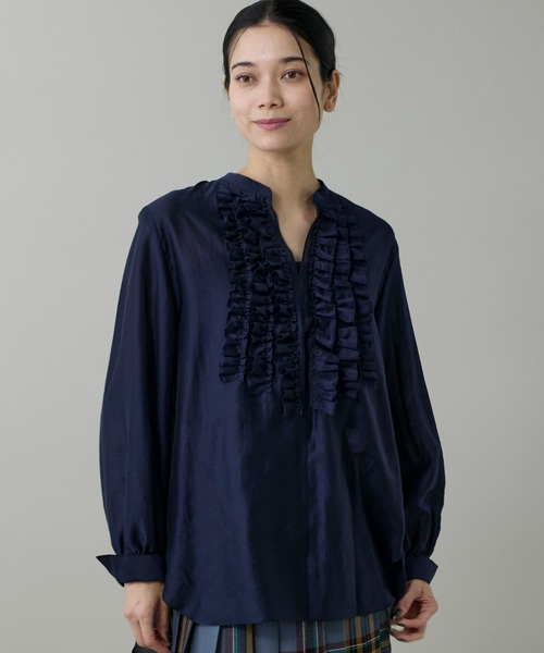INED（イネド）の「ミクスチャー分繊 ラッフルブラウス（シャツ/ブラウス・レディース・アイボリー/ネイビー・9号/11号）」の7枚目の写真