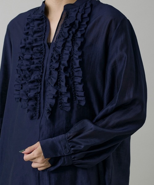 INED（イネド）の「ミクスチャー分繊 ラッフルブラウス（シャツ/ブラウス・レディース・アイボリー/ネイビー・9号/11号）」の11枚目の写真