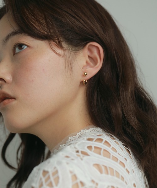 anuke（アンヌーク）の「2way Ball Pierce（ピアス（両耳用）・レディース・シルバー/ゴールド・FREE）」の4枚目の写真