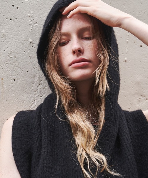 Rene ルネ ニット ベスト フード マフラー カシミア 毛皮 フォクシー JOSE MOON（ジョゼムーン）の「WOOL CASHMERE HOODIE MUFFLER/ウール
