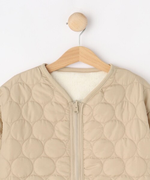 SHOO・LA・RUE（シューラルー）の「【100-150cm/撥水】キルト×ファーリバーシブルブルゾン（ブルゾン・キッズ・ブラック/ナチュラル・10/11/12/13/14/15 ）」の5枚目の写真