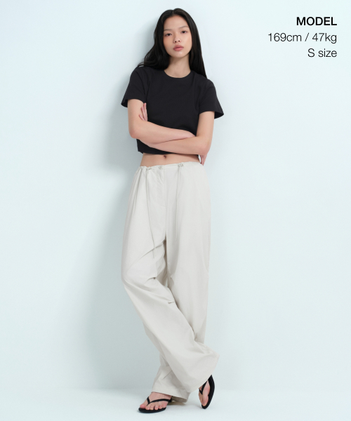 MUSINSA STANDARD WOMAN（ムシンサスタンダードウーマン）の「ウィメンズクルーネッククロップTシャツ[ブラック]（Tシャツ/カットソー・レディース・その他・LARGE/X-SMALL/SMALL/MEDIUM）」の2枚目の写真